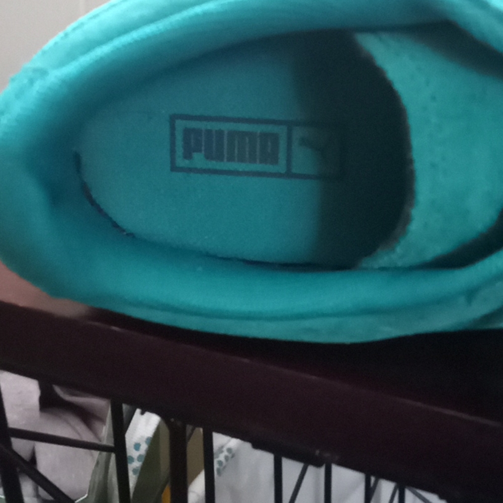 Turquoise PUMAS - Picture 5 of 5